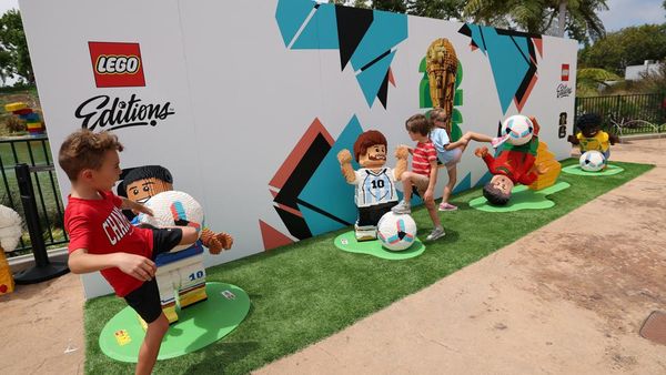 Demam Piala Dunia 2026 Hadir dalam Balok Lego Raksasa