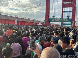 Puluhan Ribu Warga Palembang Padati Launching CFD Jembatan Ampera