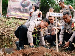 Warisan untuk Anak Cucu, Polres Cimahi Tanam 2.000 Pohon di Gunung Padakasih