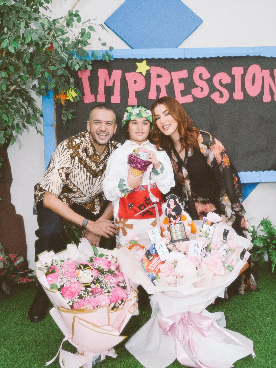 Kelulusan anak Tasya Farasya dan Ahmad Assegaf