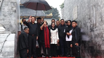 Megawati Ziarah Makam Bung Karno di Blitar Didampingi Keluarga