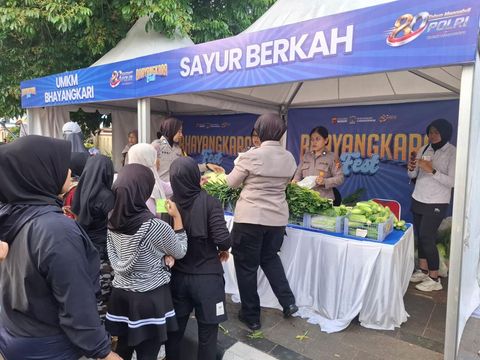 Ribuan warga Kabupaten Bogor antusias melebur bersama jajaran kepolisian dalam agenda olahraga bersama yang menandai pembukaan resmi rangkaian festival Bhayangkara Fest (dok.istimewa)