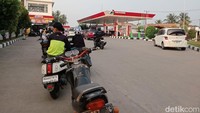 SPBU Palembang Dikepung Antrean Kendaraan, Walkot Desak Sinergi Pemprov
