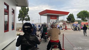 Cerita Pemotor Bandung Beralih ke Pertalite: Harga Pertamax Tak Terkejar