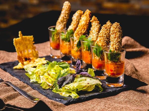 10 Istilah Fancy di Restoran Ini Nggak Sesuai Ekspektasi, Jangan Kegocek!
