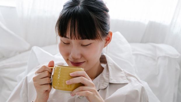 2 Minuman Terbaik untuk Menghancurkan Lemak Perut secara Alami Apa yang terjadi saat minum teh hitam setiap hari?