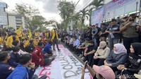 Temui Mahasiswa, Fraksi NasDem Kalsel Janji Hadirkan Anggota DPR RI