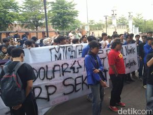 Mosi Tak Percaya, Mahasiswa Majalengka Sweeping Ruang Kerja DPRD