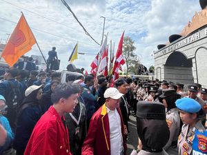 Ratusan Mahasiswa Demo di Pemprov Lampung, Bawa 6 Tuntutan