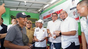 Andre Rosiade &amp; IKM Bantu Perantau Minang Korban Kebakaran Pasar Jiung Kemayoran