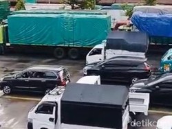 Truk Besar Antre Panjang di Pelabuhan Padangbai, Bongkar Muat Dipercepat