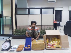 Bareskrim Polri Gagalkan Paket Mi Instan Isi 5,2 Kg Ganja di Malang
