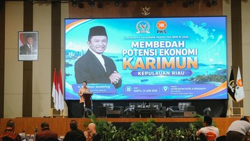 Bedah Potensi Ekonomi Kepri, Tifatul: 'Kenapa Harus Bali Melulu?'