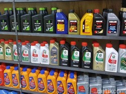 Kenaikan Harga Oli Jadi Beban Baru Para Pengemudi Ojol di Cirebon