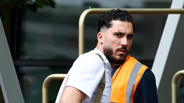 Foto: Gaya Fancy Timnas Prancis Pakai Tas Mewah, Hermes Hingga Goyard