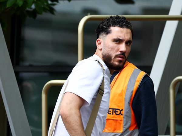 Foto: Gaya Fancy Timnas Prancis Pakai Tas Mewah, Hermes Hingga Goyard