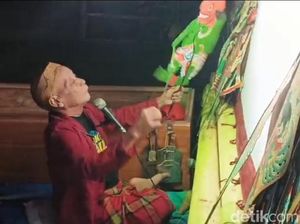Nyeleneh! Bunyi Gamelan Pertunjukan Wayang di Magetan Ini Pakai Mulut