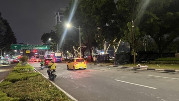 Massa Mahasiswa di Patung Kuda Jakpus Bubarkan Diri, Lalin Kembali Normal