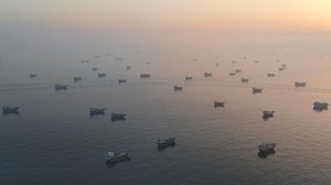 Jantung Energi Dunia Terpantau dari Udara, Kapal-Kapal Penuhi Selat Hormuz