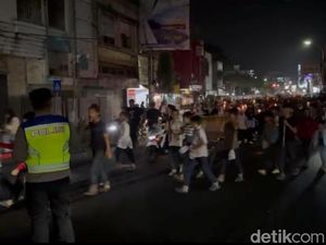Pawai Obor Meriahkan Malam Tahun Baru Hijriah di Tasikmalaya