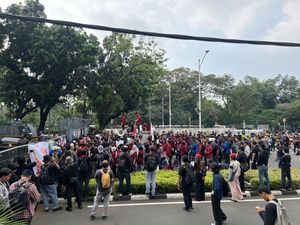 Long March dari Tugu Tani, Massa Mahasiswa Tiba Sebelum Simpang Patung Kuda