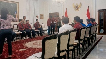 Momen Gibran Buka Pintu Dialog dengan Massa Mahasiswa di Kantor Wapres