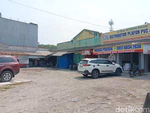 Miris! Pasar di Bekasi Berubah Jadi Tempat Buang Sampah, Sepi Pembeli