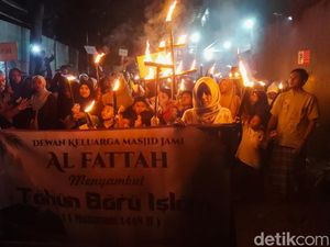 Video: Pawai Obor Semarakkan Tahun Baru Islam di Cimahi