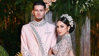 5 Gaya Jennifer Coppen dan Justin Hubner Pakai Busana Adat Bali Saat Resepsi