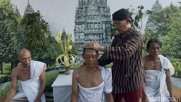 Dari Rembang Hingga Jogja, Puluhan Orang Datangi Lasem untuk Ruwatan 1 Suro