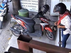 Aksi Licik Sejoli Siang Bolong Curi Motor Pelajar di Kota Mojokerto