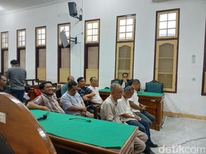 Sidang Tuntutan Pejabat PUTR Batu Bara dan 11 Terdakwa Korupsi Jalan Ditunda
