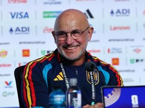 Video Luis de la Fuente: Pesepakbola Spanyol Terbaik di Dunia