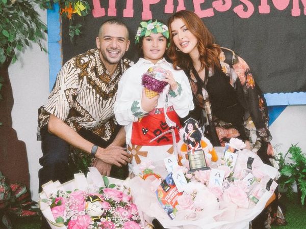 Tasya Farasya Unggah Foto Anak Lulus TK, Mantan Suami Disorot