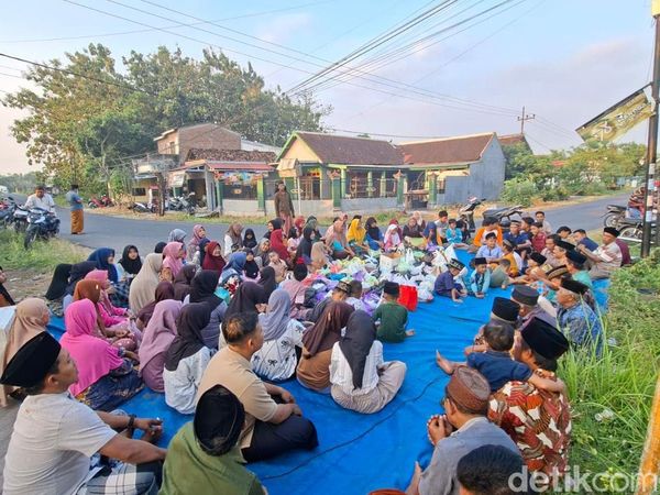 Warga Nganjuk Gelar Baritan Penuh Kebersamaan Sambut Suro