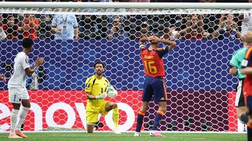 Spanyol Dibikin Frustasi Kiper 40 Tahun Mantan Rekan Setim Witan