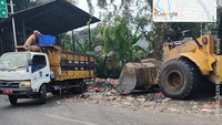 Viral Sampah Menumpuk di TPS Tanah Baru, DLHK Depok Angkut Bertahap
