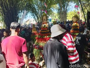 Melihat Ritual Grebeg Suro di Kaki Gunung Semeru