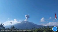 Erupsi Gunung Lewotobi Pagi Ini, Bandara Frans Seda Tutup-4 Penerbangan Batal