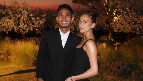 Marselino Ferdinan Gandeng Sofia Hernandez Kondangan