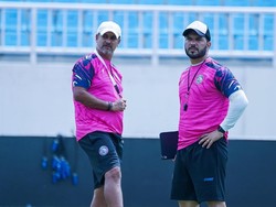 Arema FC Pertahankan Marcos Santos dan Andre Caldas untuk Musim Depan