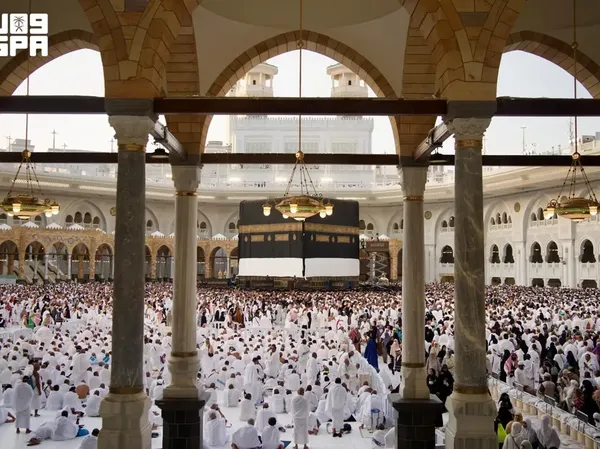 Foto: Kiswah Kabah Diganti buat Sambut Tahun Baru Islam