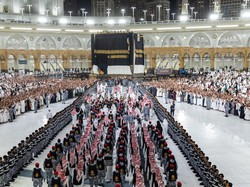 Saudi Ganti Kiswah Kabah, Tanda Tahun Baru 1448 H Dimulai