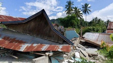 38 Warga Terluka Imbas Gempa M 6,7 Guncang Palu