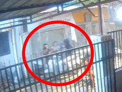 Pemotor Jambret HP Remaja di Makassar Saat Mabar di Pinggir Jalan