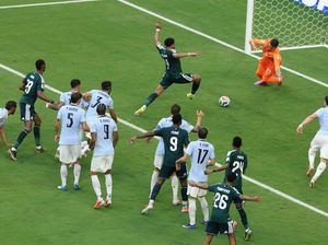Duel Sengit Grup H, Arab Saudi dan Uruguay Bermain Imbang 1-1