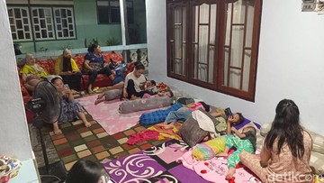 Khawatir Gempa Susulan, Warga Palu Terpaksa Tidur di Luar Rumah