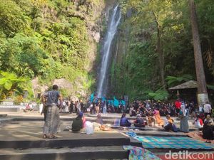 Pengunjung Air Terjun Sedudo Nganjuk Naik 5 Kali Lipat Saat Suro