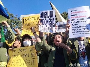 Demo Mahasiswa Depan Gedung Grahadi