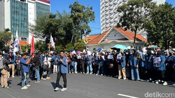 Mahasiswa Demo di Surabaya hingga Bandung, Ini Tuntutannya